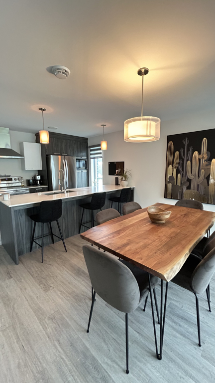 Grand 4 1/2 Lumineux Avec Salle à Lavage | 2826876