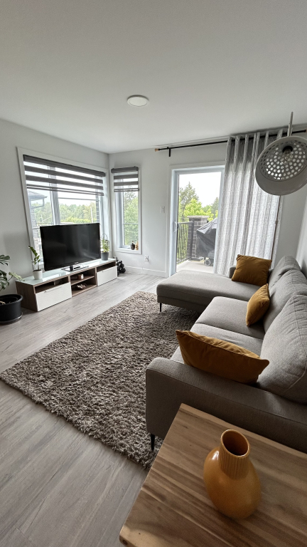 Grand 4 1/2 Lumineux Avec Salle à Lavage | 2826876