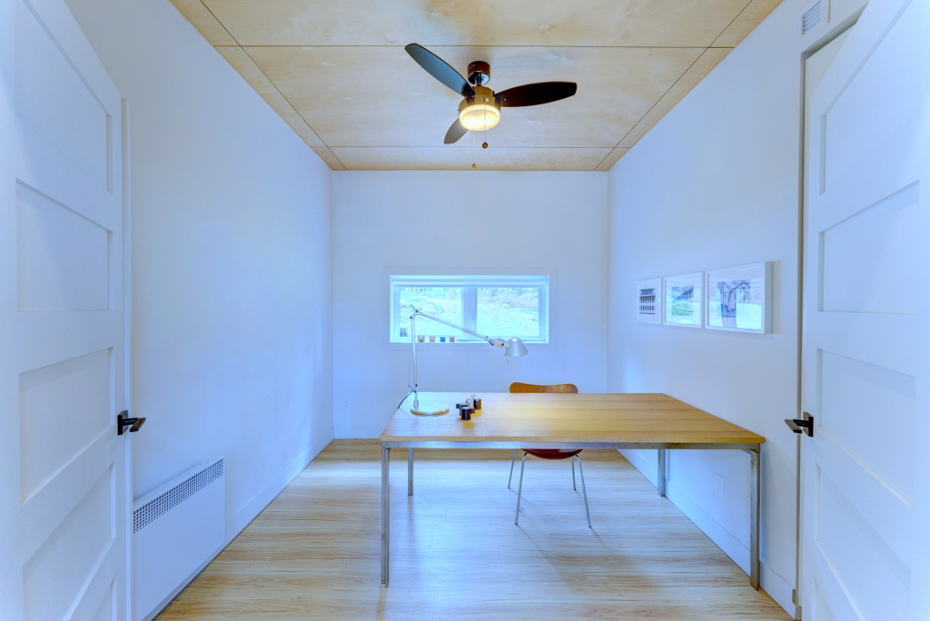 Maison 2 Ch. à Louer, Grand Terrain | 2827617
