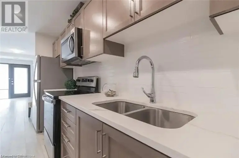 5 WAKE ROBIN Drive Unit# 108 | 5 WAKE ROBIN Drive Unit# 108, Kitchener | 2873627
