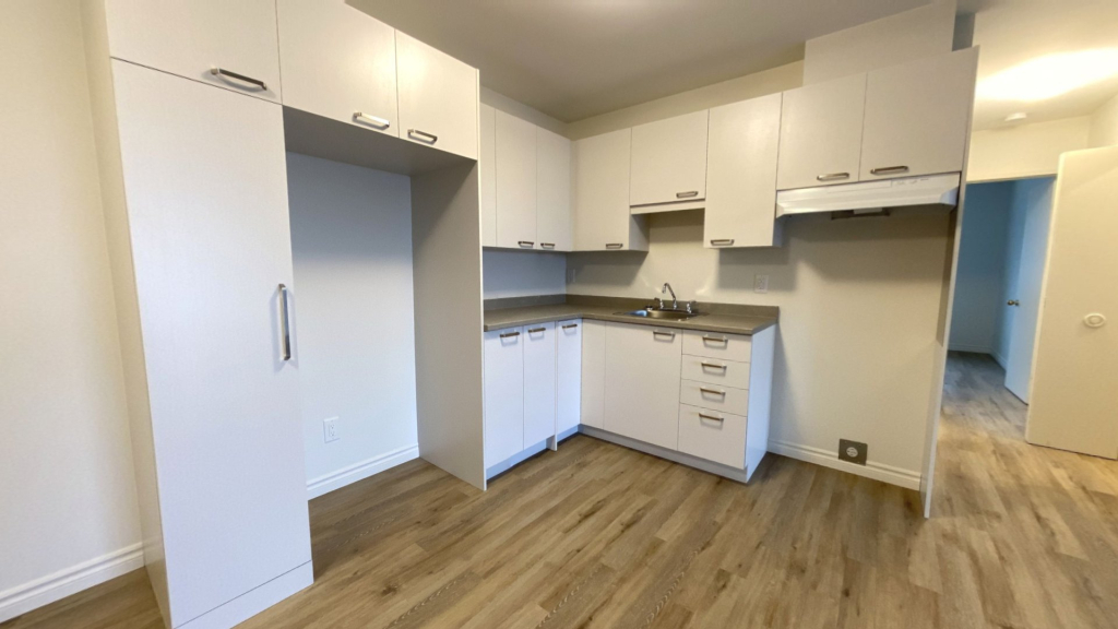 4 ½ RÉNOVÉ|TOUT INCLUS | MAGOG | AOÛT | 2828578