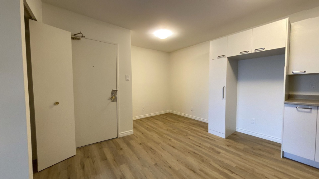 4 ½ RÉNOVÉ|TOUT INCLUS | MAGOG | AOÛT | 2828578
