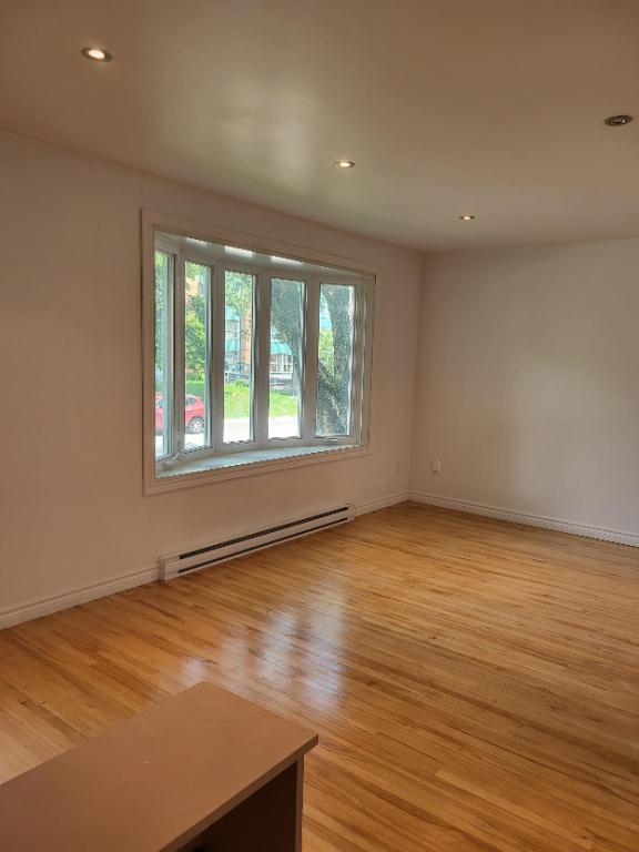 5 et demi très bien situé semi meublé | 2829786