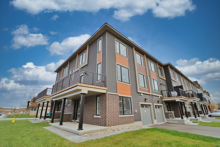 257 Tullaghan Heights | 257 Tullaghan Heights, Ottawa | 2830043