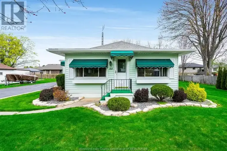 44 McCallum AVENUE | 44 McCallum AVENUE, Kingsville | 2831541