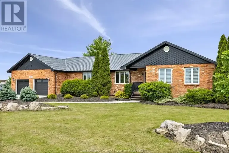 7030 HOWARD | 7030 HOWARD, Tecumseh | 2831569
