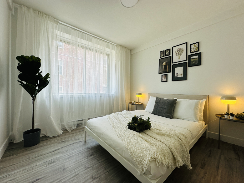 Studio - Ontario | 2832345