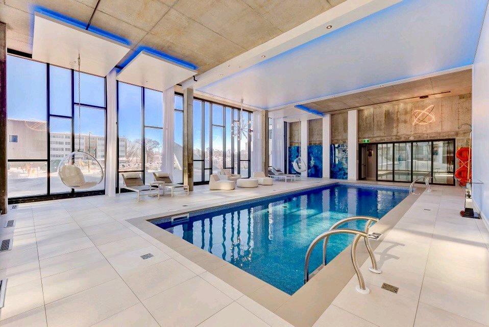 Sommet 3V - Piscine/Gym/Béton/Resto | 2832904