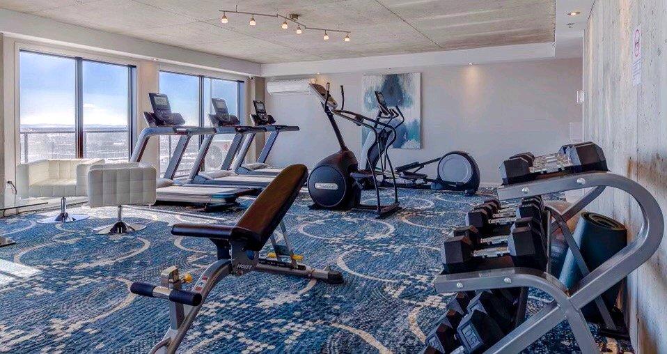 Sommet 3V - Piscine/Gym/Béton/Resto | 2832904