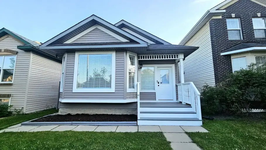 Newly Renovated Main Floor – 3 Bed, 1 Bath – Country Hills NW | Country Hills Link NW, Calgary | 2842598