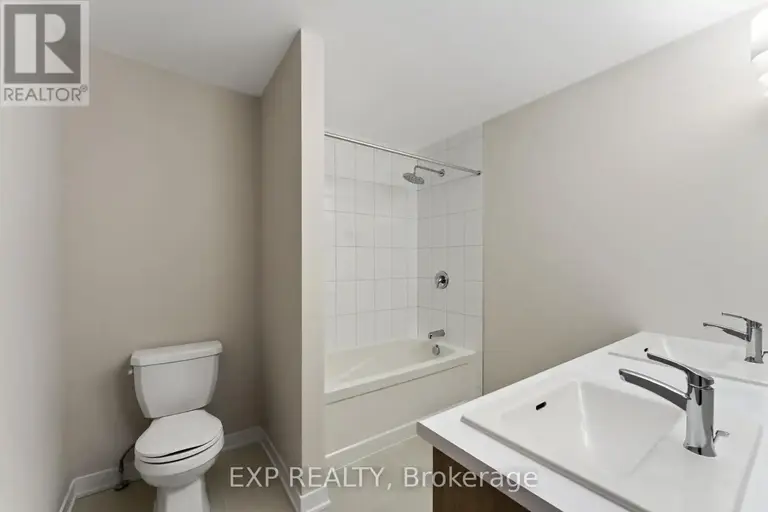 209 SPECKLED ALDER ROW | 209 SPECKLED ALDER ROW, Ottawa | 2833680