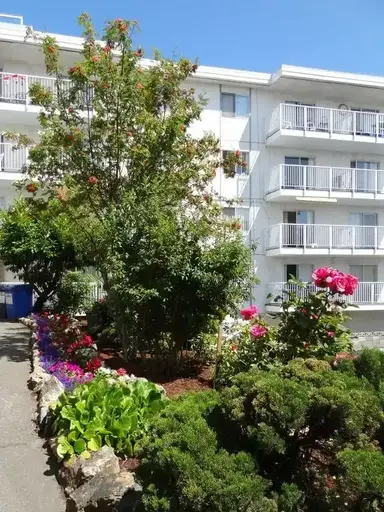 Royal Esquimalt Apartments | 1180 Esquimalt Rd, Victoria | 2850194