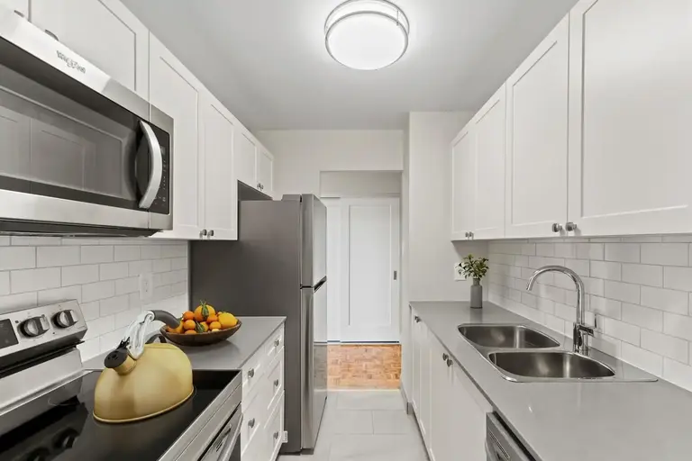 Simcoe | 91 King Street East, Kingston | 2854777