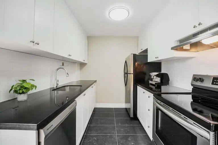 205 Oxford Street East | 205 Oxford Street East, London | 2878083