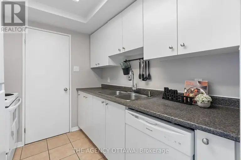 610 - 45 HOLLAND AVENUE | 610 - 45 HOLLAND AVENUE, Ottawa | 2839894