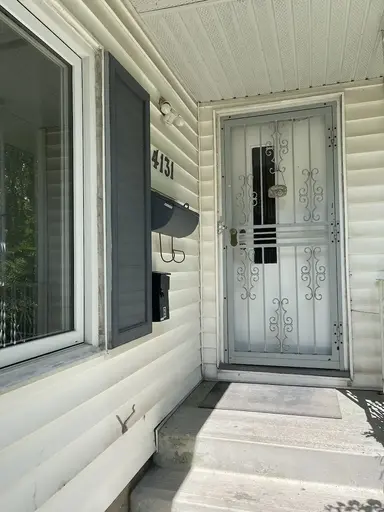 Brentwood beauty bungalow Main floor | 4131 Brisebois Drive Northwest, Calgary | 2843488
