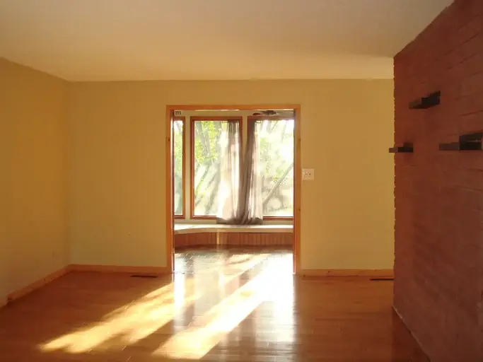 Beautiful 3 Bedroom home in Rosscarrock | Calgary | 2842711