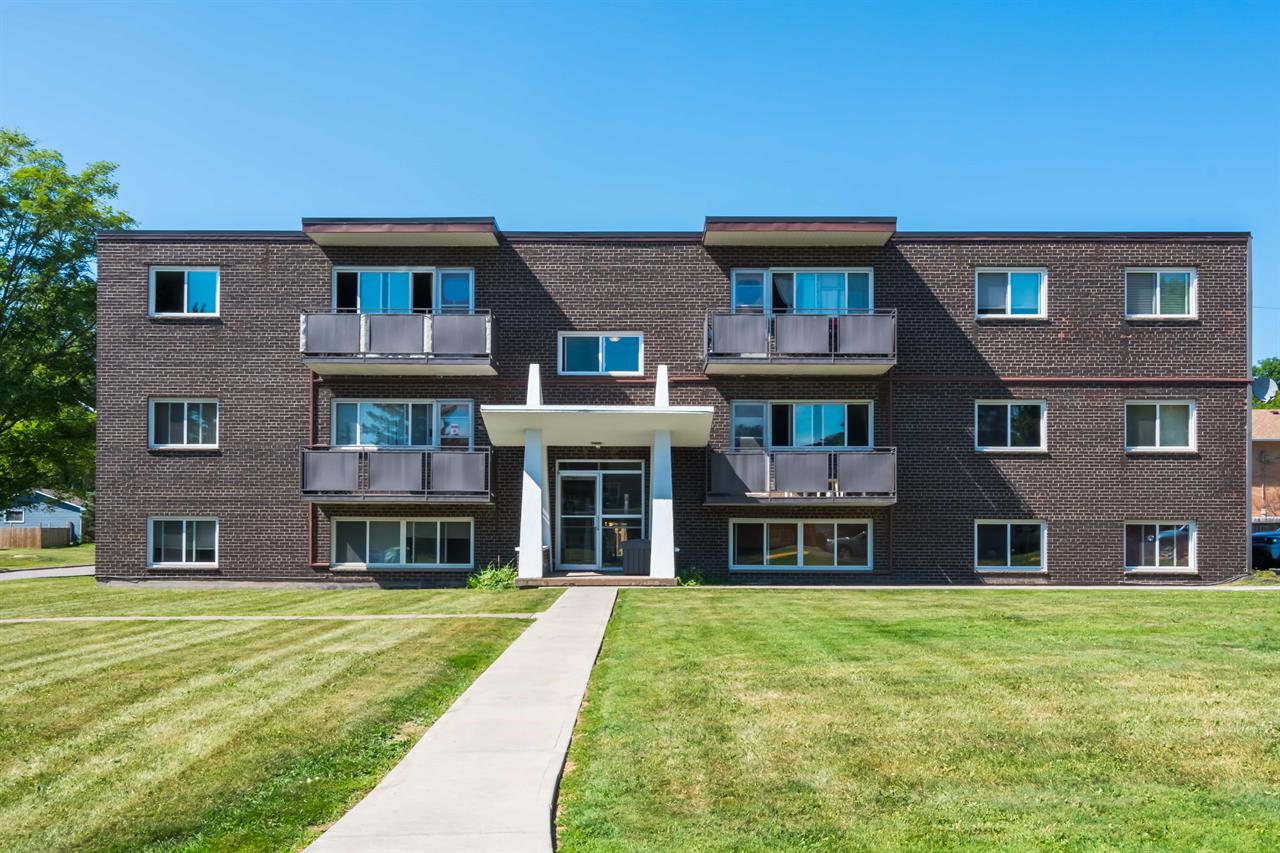 Ruscio Villa Apartments | 2878479