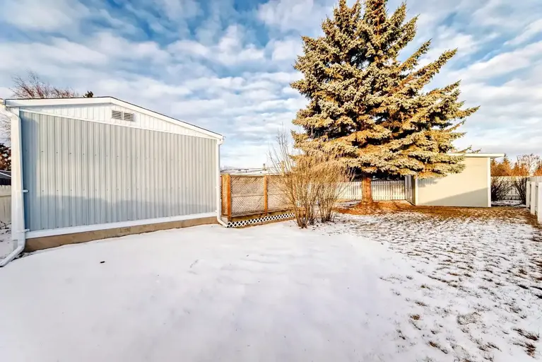 MAIN FLOOR - 40 FARNCOMB CRESCENT | MAIN FLOOR - 40 FARNCOMB CRESCENT, Clarington | 2843426
