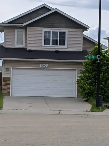 (North Side) Main Floor - 3 Bed, 2.5 Bath, Double Garage & Drive, Backyard | 14004 38 Street Northwest, Edmonton | 2860291