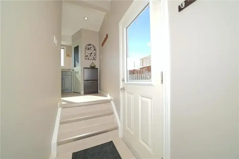154 Thom Avenue E | 154 Thom Avenue East, Winnipeg | 2843558