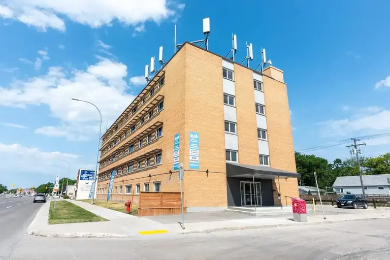 2075 Portage Avenue | 2075 Portage Avenue, Winnipeg | 2843564