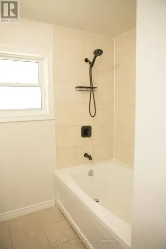 UPPER - 244 BARRIE STREET | UPPER - 244 BARRIE STREET, Essa | 2843717