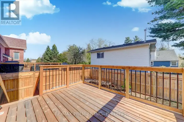 35 BANK STREET | 35 BANK STREET, Essa | 2843744