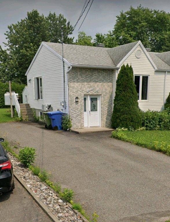 Jumelé à louer 2 chambres 1.5 salles de bain | 2845981
