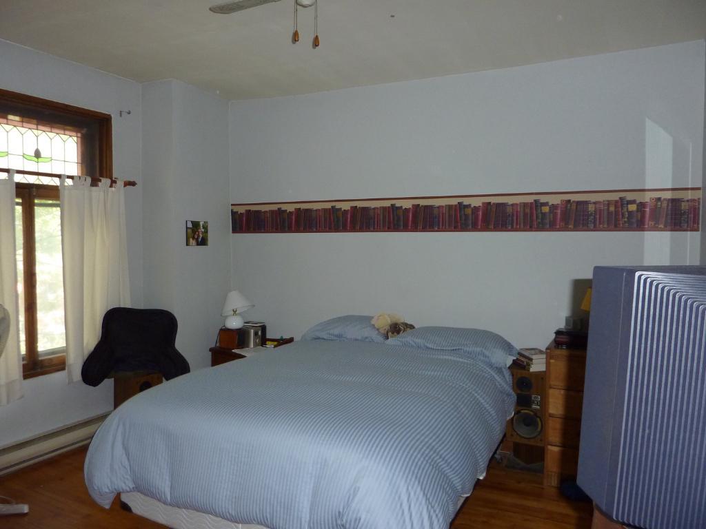 NDG. Metro Vendome.  Marcil.  Superbe. Renove. 1-er juillet . 2eme etage. Triplex.  Tres grand 1095sf. Lumineux | 2845982