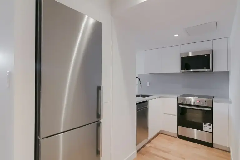 3710-3730 Queen Mary | 3730 Chemin Queen Mary, Montreal | 2846012