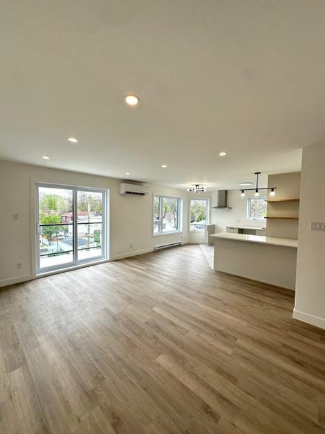 5 ½ TOUT inclus avec 2 salles de bain et stationnement intérieur | 2846328