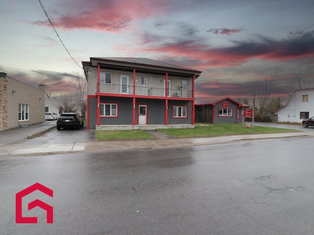 Appartement Saint-Polycarpe À Louer | 2846416