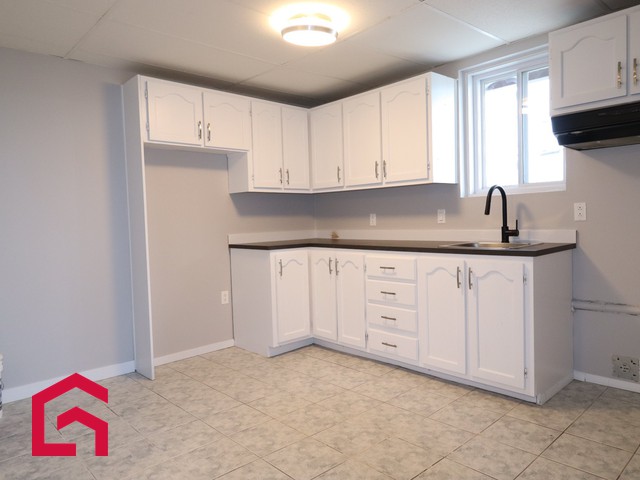 Appartement Saint-Polycarpe À Louer | 2846416