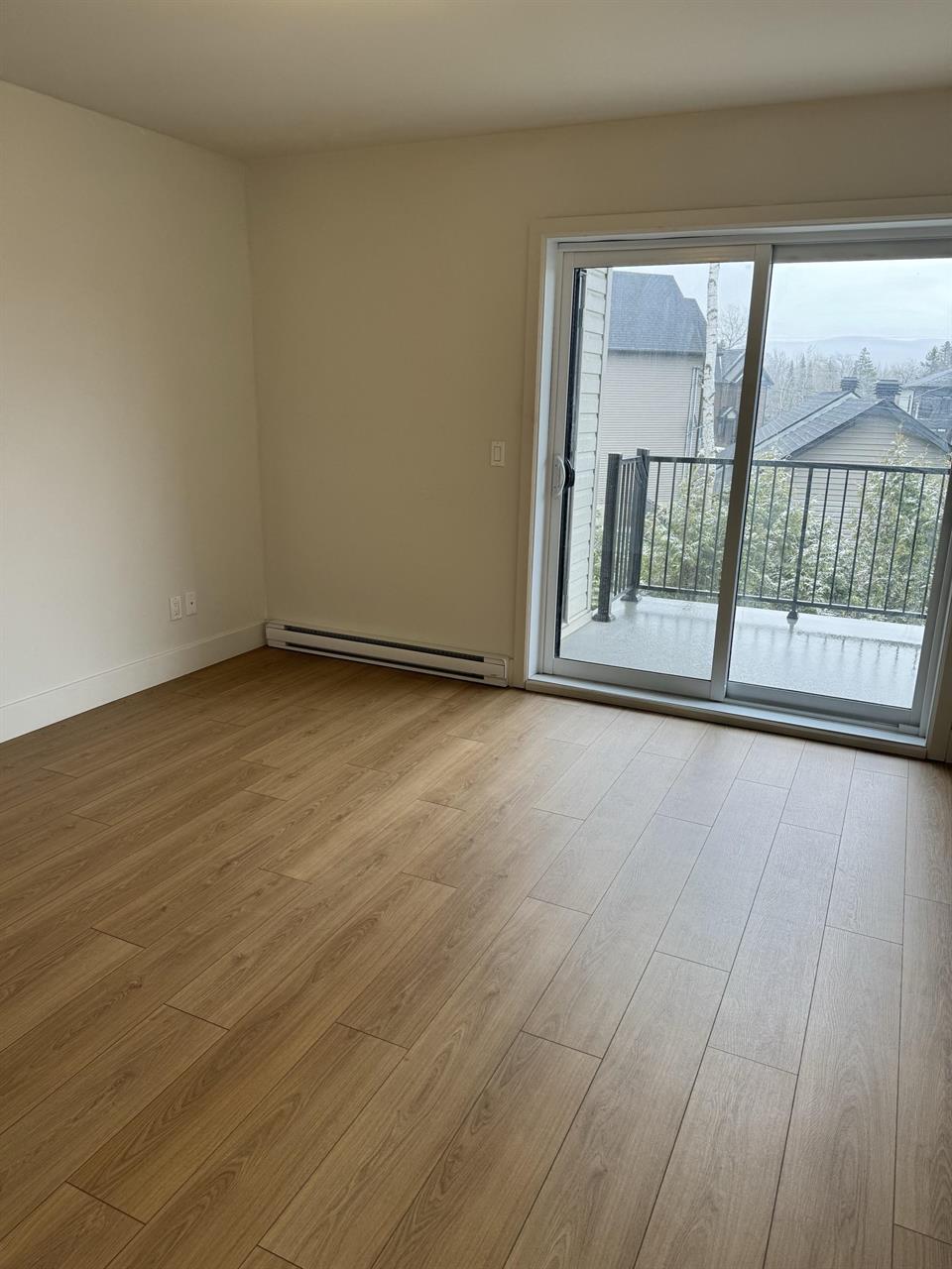 Immeuble - 5058 Bertrand-Fabi 4 Et Demi Moderne | 2846615