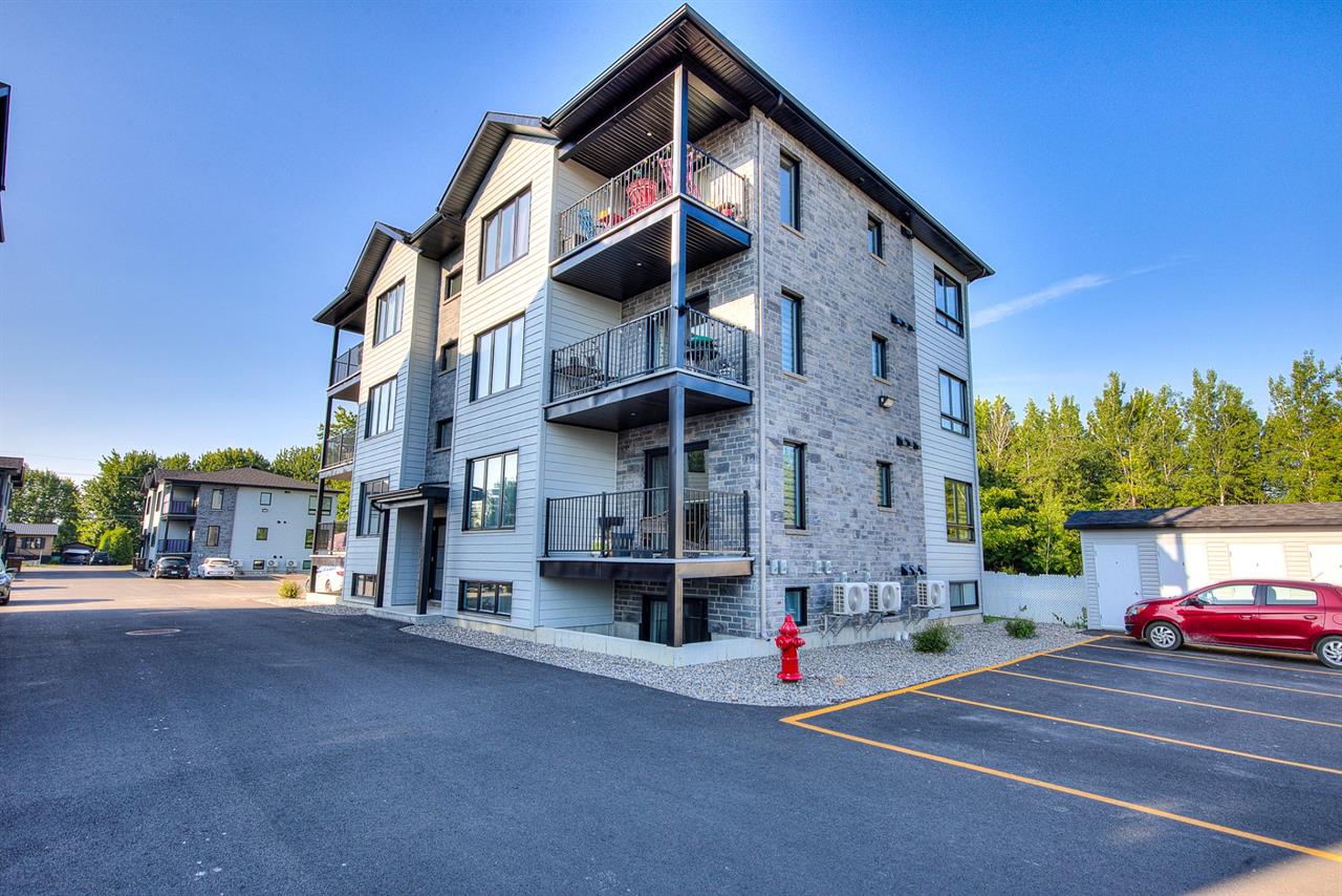 Appartement Saint-Zotique À Louer | 2846785
