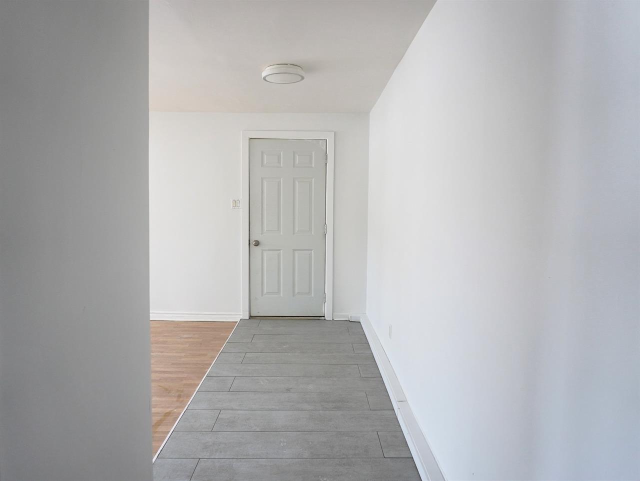 Appartement Saint-Colomban À Louer | 2846817