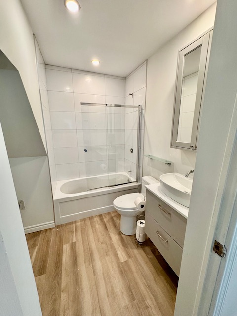 TRÈS Charmant! Grand 4 1/2 Refait à Neuf | 2846975