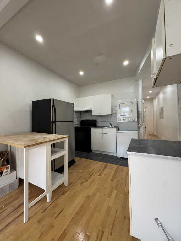 Mile-End - Superbe 4 1/2 Au 3e Étage | 2846990