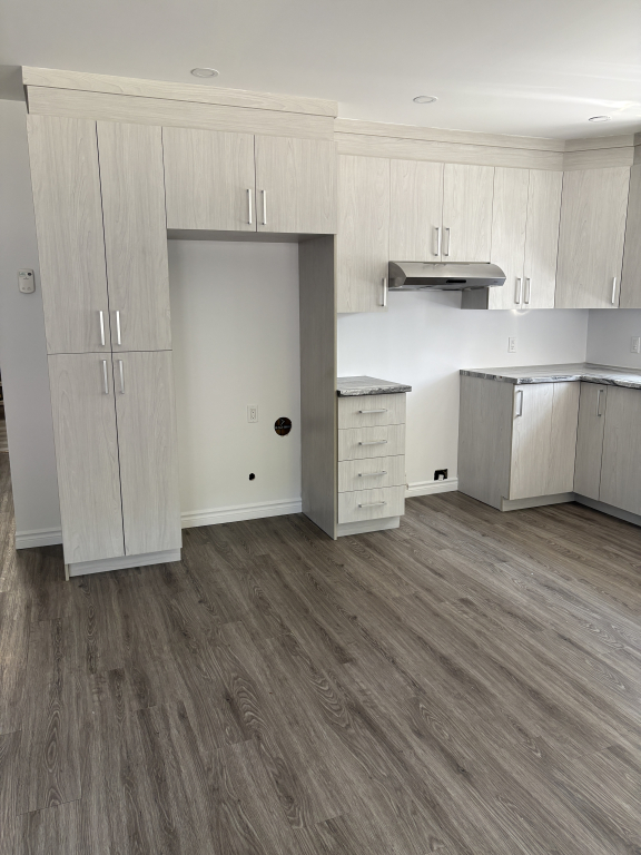 Appartement De 2+bureau à Louer | 2847193