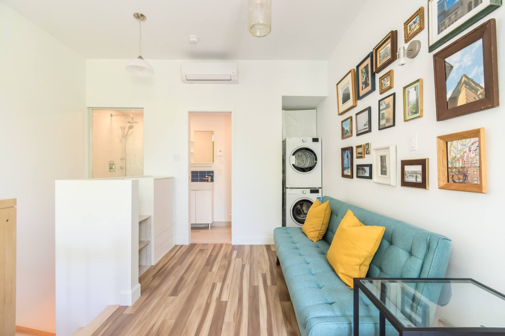 Plateau - 3 1/2 Meublé Sur 2 Étages | 2847338