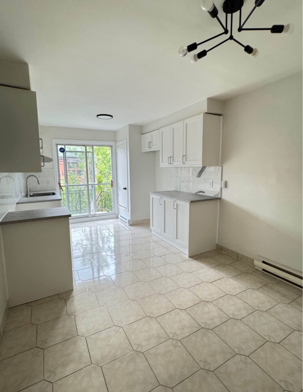 5 1/2 ANJOU | 2847356
