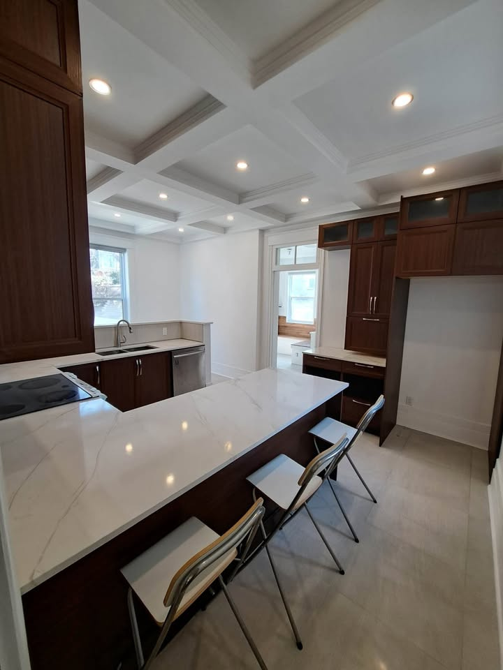 Ahuntsic - 6 1/2 Avec Cour Et Parking | 2847550