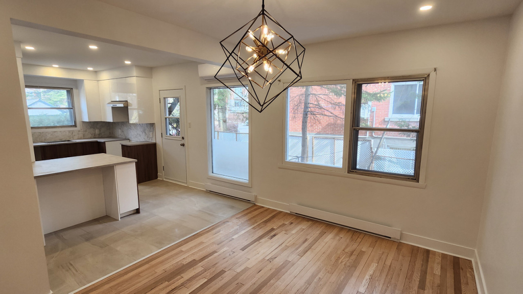 Rez-de-chaussée + S-SOL + GARAGE + COUR | 2847567