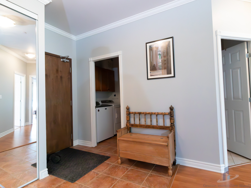 Condo à Louer - 156 Blvd De Lucerne #104 | 2847692