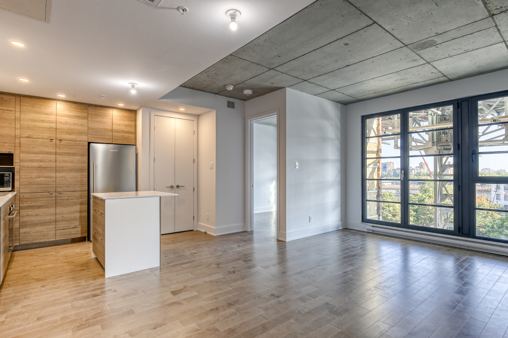 Wow! 2 Cac Avec Garage! Piscine! | 2847725