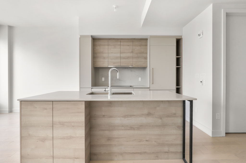 Luxueux 2+1 Cac Avec Balcon! Garage! | 2847726