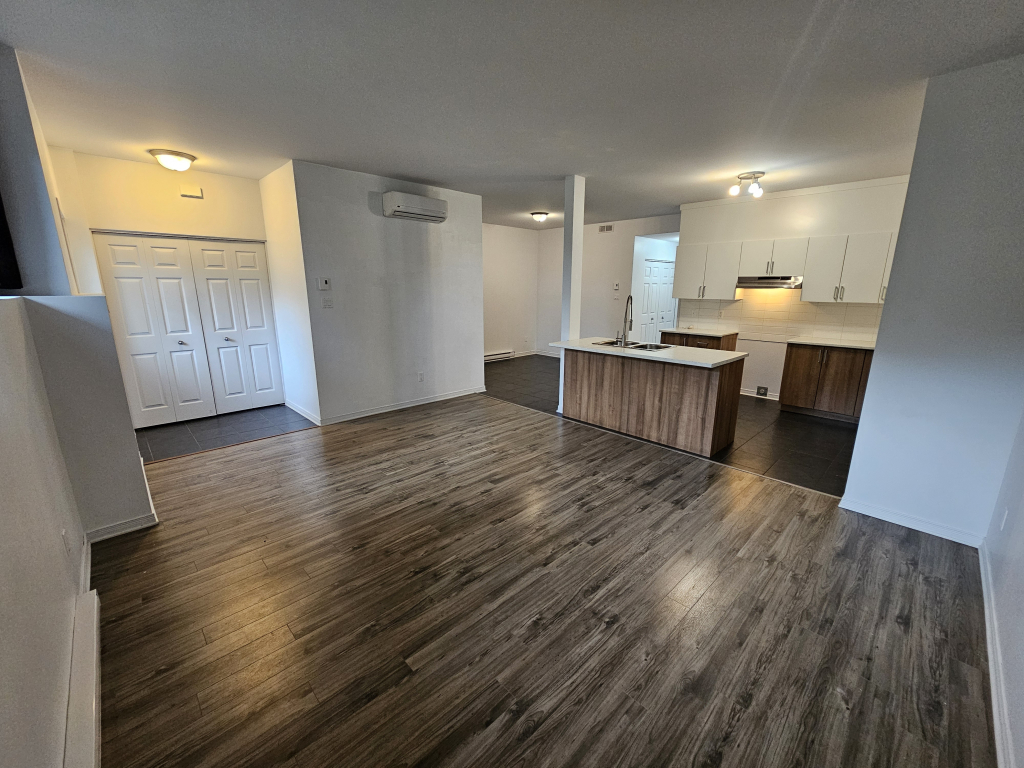 Plateau Spacieux Pour Juin, Juil Ou Aout | 2847727