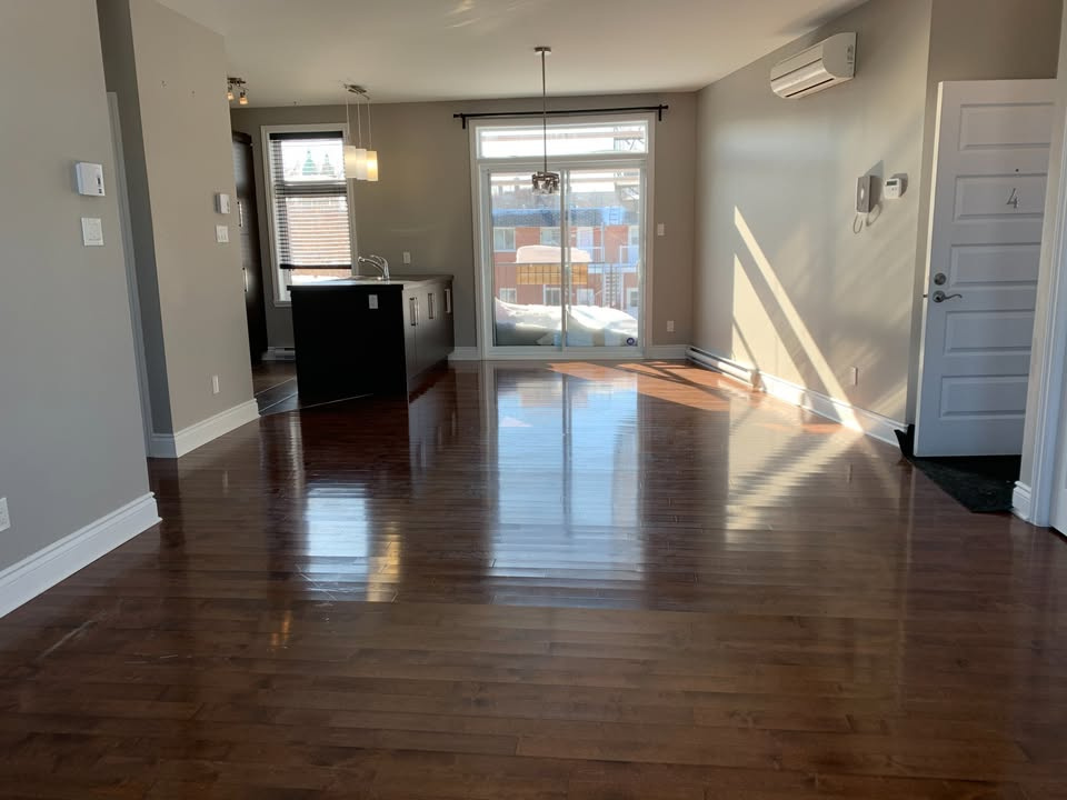 Ville-Marie - Superbe Condo 4 1/2 Rénové | 2847731