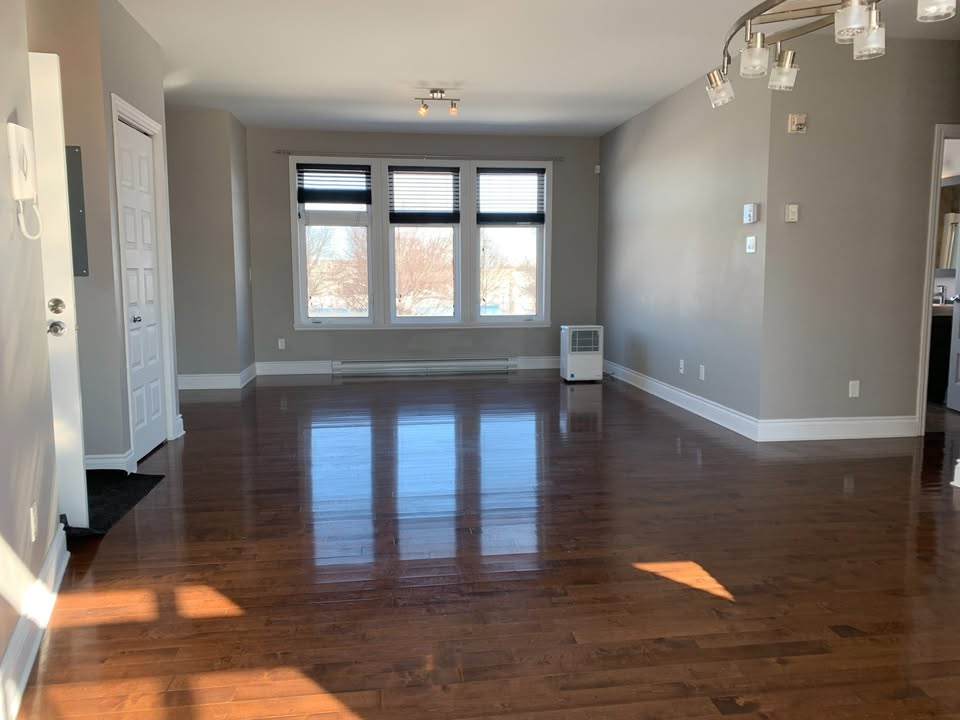 Ville-Marie - Superbe Condo 4 1/2 Rénové | 2847731